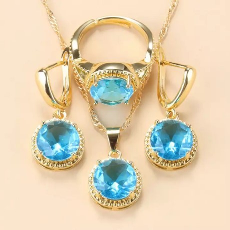 Conjunto de Joyas Elegantes: Aretes, Anillo y Collar - Image 3
