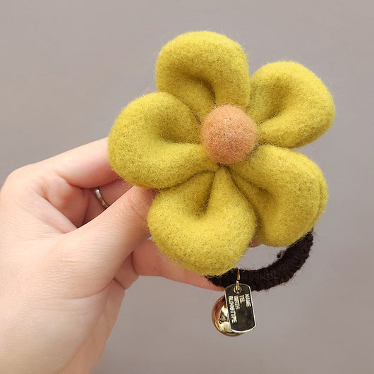 Estuche Redondo de Cuero Sintético Afelpado con Diseño de Flor - Image 4