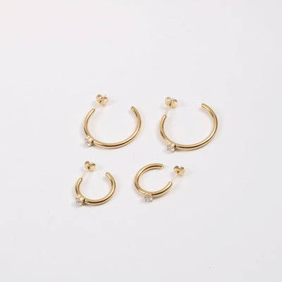 Aretes C con Circón en Acero Titanio Chapado en Oro 18K - Image 12