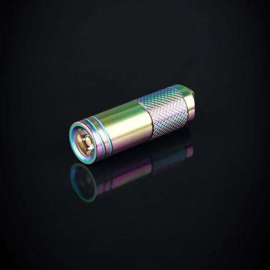 Linterna LED Recargable Ultracompacta en Titanio - Image 6