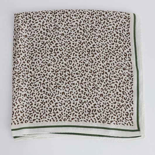 Pañuelo de Seda Artificial Estampado Leopardo - Image 3