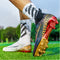 Botines de Fútbol Profesionales con Suela Dorada para Pasto Sintético