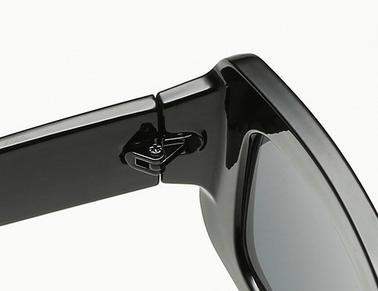 White square-frame sunglasses with dark gray lenses, featuring a chunky and fashionable design. - Image 2