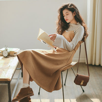 Falda Elegante de Terciopelo y Cuero con Tirantes - Image 8