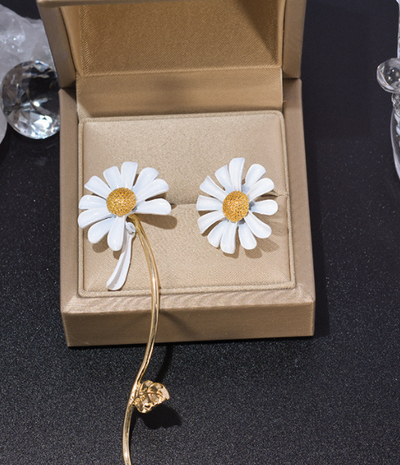 Aretes de Margarita Delicados - Conjunto de Joyería Floral - Image 13
