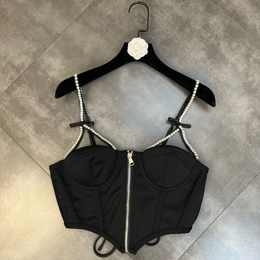 Blusa Negra Tipo Tank con Lazada y Cierre en los Hombros
