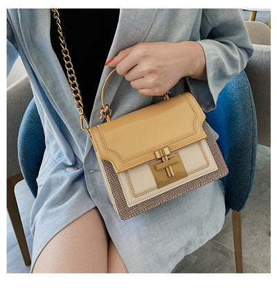Bolso Bandolera Cuadrado Pequeño con Cadena