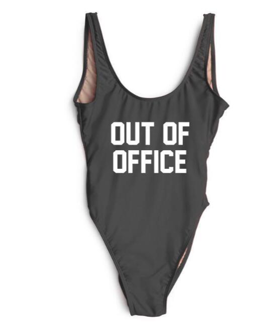 Traje de Baño Fuera de Oficina