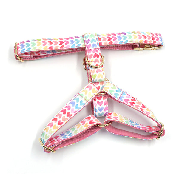 Arnés Pectoral para Perro con Corazones Coloridos y Hebilla Dorada