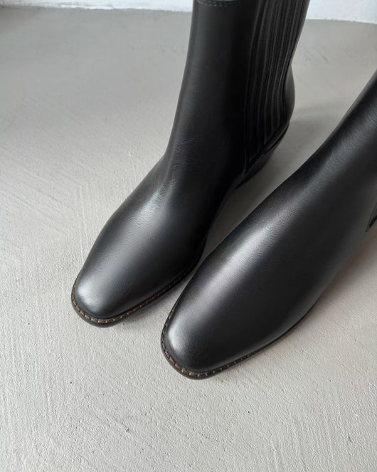 Botas Tobilleras Estilo Francés en Cuero Genuino con Punta Cuadrada y Tacón Robusto - Image 17