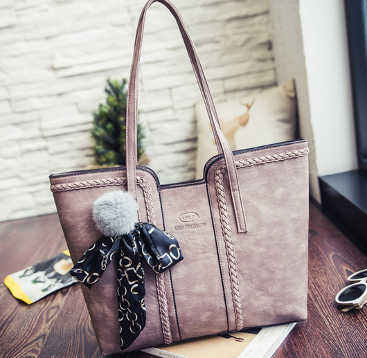 Bolso de Hombro con Pañuelo de Seda - Image 8