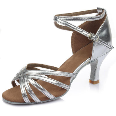 Zapatos de Satén para Baile Latino en Interiores - Image 6