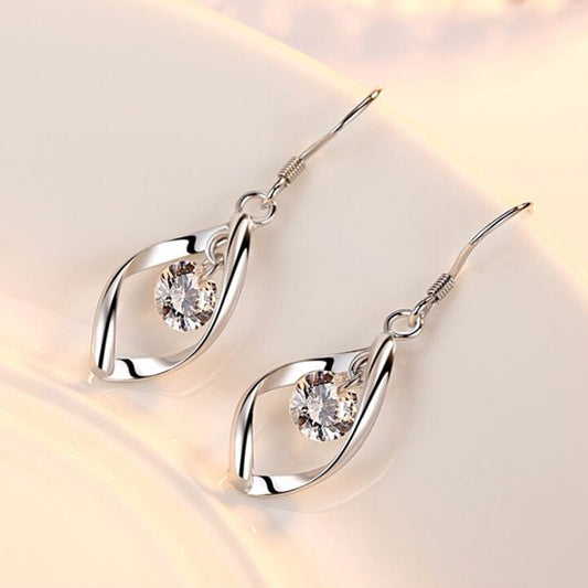 Aretes de Plata Esterlina Retorcida con Diamante - Image 2
