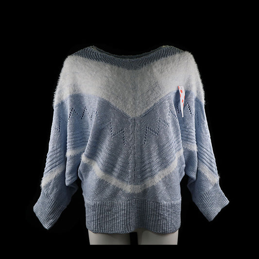 Suéter Escote en V con Diseño de Murciélago