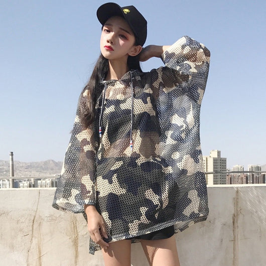 Playera de Protección Solar Harajuku con Capucha - Diseño Hueco Camuflaje - Image 5