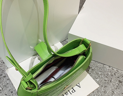 Bolso Bandolera de Textura Premium con Diseño Versátil - Image 11
