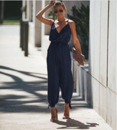 Jumpsuit Escotado con Bolsillos y Tirantes Ajustables - Diseño Sensual y Moderno - Image 13