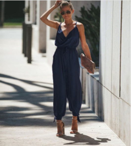 Jumpsuit Escotado con Bolsillos y Tirantes Ajustables - Diseño Sensual y Moderno - Image 13