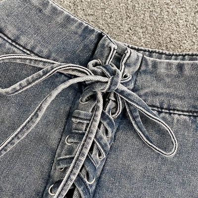 Shorts de Mezclilla Vintage Desgastado con Efecto Envejecido - Image 4