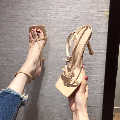 Tacones Altos Cuadrados con Cordones en Nude - Image 5
