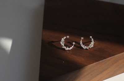 Aretes de Plata Sailor Moon con Circón Lunar - Diseño Elegante y Delicado - Image 2