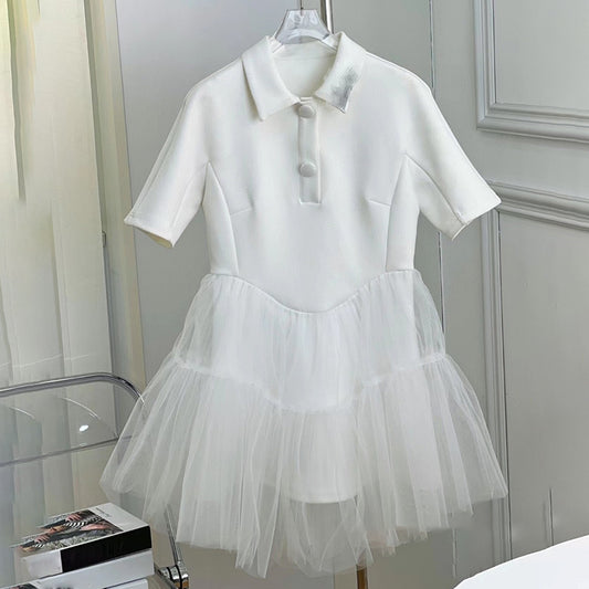 Vestido Corto Minimalista con Detalles de Malla - Diseño Occidental Moderno - Image 2