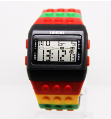 Reloj Digital con Diseño de Bloques de Construcción - Image 4