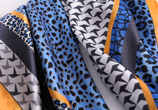 Pañuelo de Seda Estampado Leopardo con Protección Solar para Mujer - Image 10