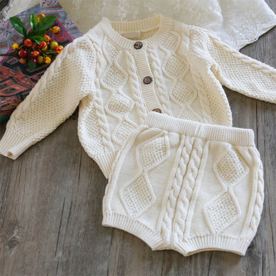 Conjunto de Dos Piezas para Bebé: Cardigan Tejido y Shorts - Image 12