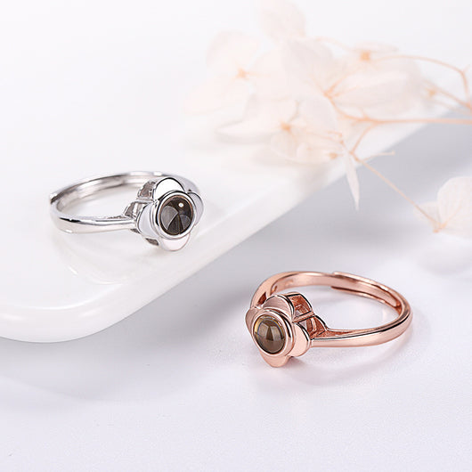 Anillo de Proyección Ajustable para Parejas con Diseño de Flor - Image 2