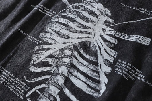 Camiseta Suelta Estampado Huesos para Hombre - Image 7
