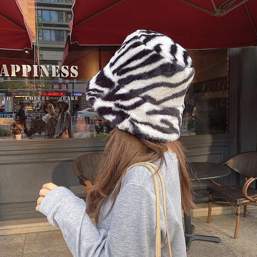Gorro de Invierno Elegante y Versátil con Peluche Suave