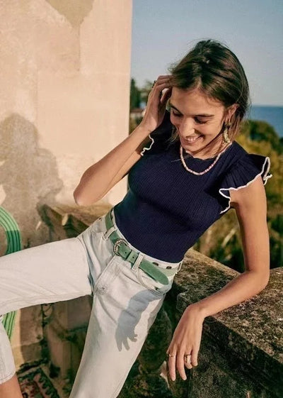 Blusa Jacquard Cuello Redondo con Volantes y Mangas Aleteo Ajustada - Image 17