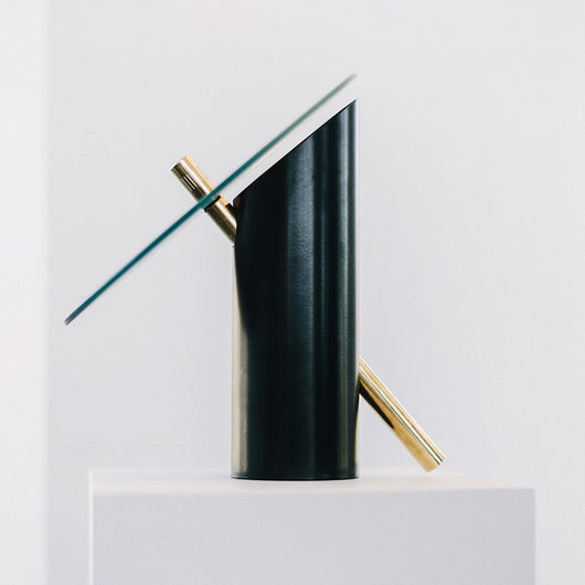Lámpara de Mesita de Noche con Base de Vidrio - Diseño Minimalista - Image 4