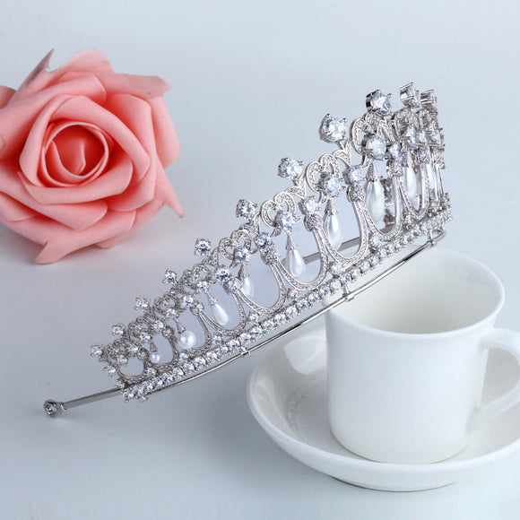 Corona Nupcial de Circonita y Perlas - Tiara de Novia Elegante