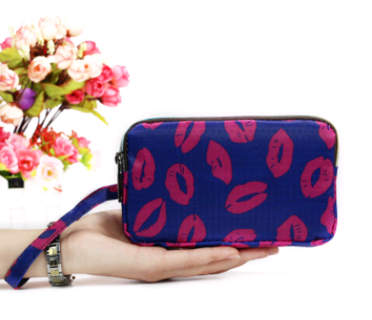 Billetera Táctil para Mujer con Tres Compartimentos y Bolsillo para Celular - Image 30