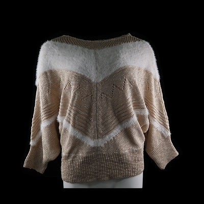 Suéter Escote en V con Diseño de Murciélago - Image 3