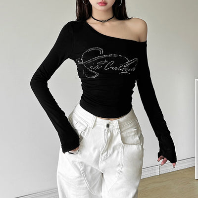 Blusa Fuera del Hombro con Detalle de Letras y Escote Asimétrico - Image 16