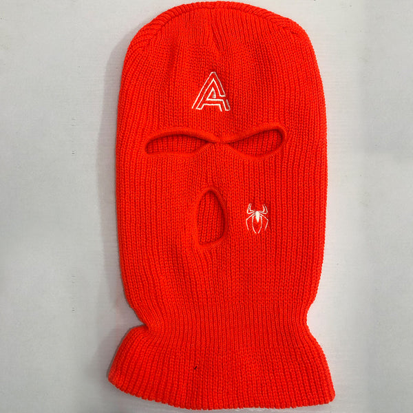 Gorro Tejido Cálido con Bordado de Araña y Tres Agujeros