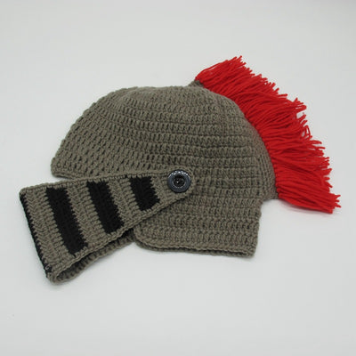 Sombrero Guerrero Tejido a Mano - Diseño Casco Caballero Divertido - Image 3