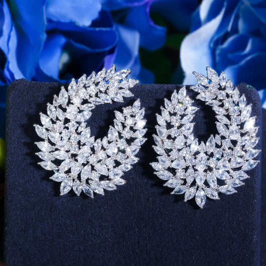 Aretes de Circonita Densidad Premium con Incrustaciones de Lujo