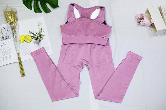 Conjunto de Yoga sin Costuras con Levantamiento de Glúteos - Image 54