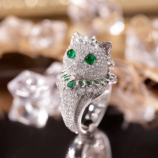 Anillo de Plata Esterlina con Esmeralda Simulada de Diseño Premium - Image 3