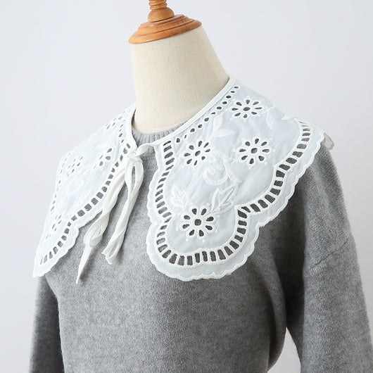 Cuello Falso Decorativo con Encaje y Moño Bordado