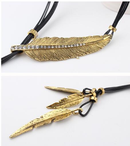 Collar Pendiente Multicapa con Borlas de Plumas y Hojas en Cuerda Negra - 3 Colores - Image 4