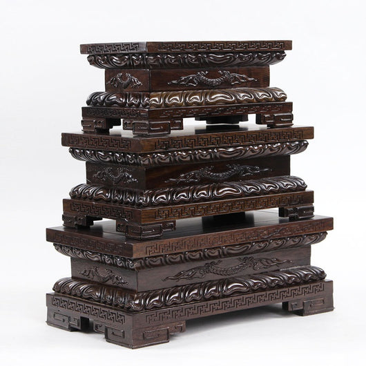 Ornamento Buda Guanyin en Madera de Sándalo Rojo - Talla Artesanal
