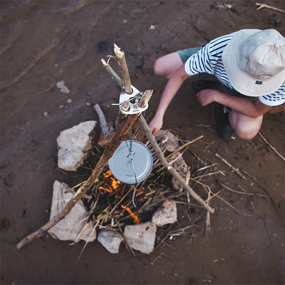 Soporte Triangular Colgante para Ollas de Camping - Image 4