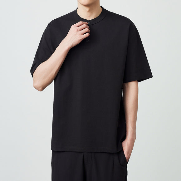 Camiseta Básica de Cuello Alto Manga Corta