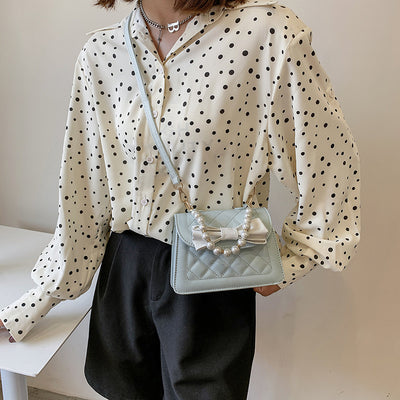 Bolso Mensajero Portátil con Moño y Perlas Lingge - Image 4