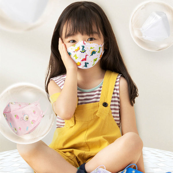 Black disposable KF94 children's mask next to white packaging with cartoon kids and "10PCS" label.